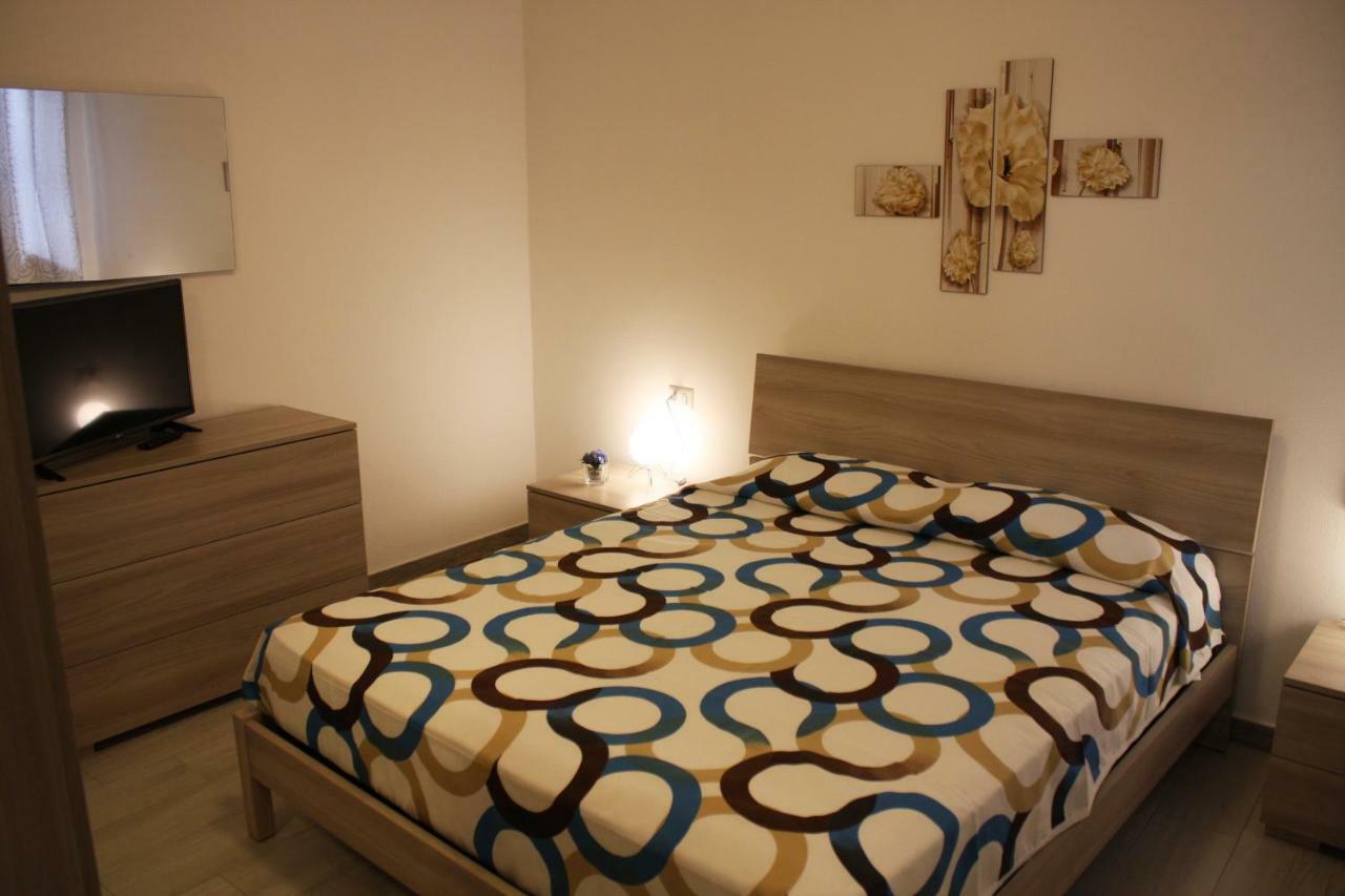 B&B Castello Salvaterra Iglesias Buitenkant foto